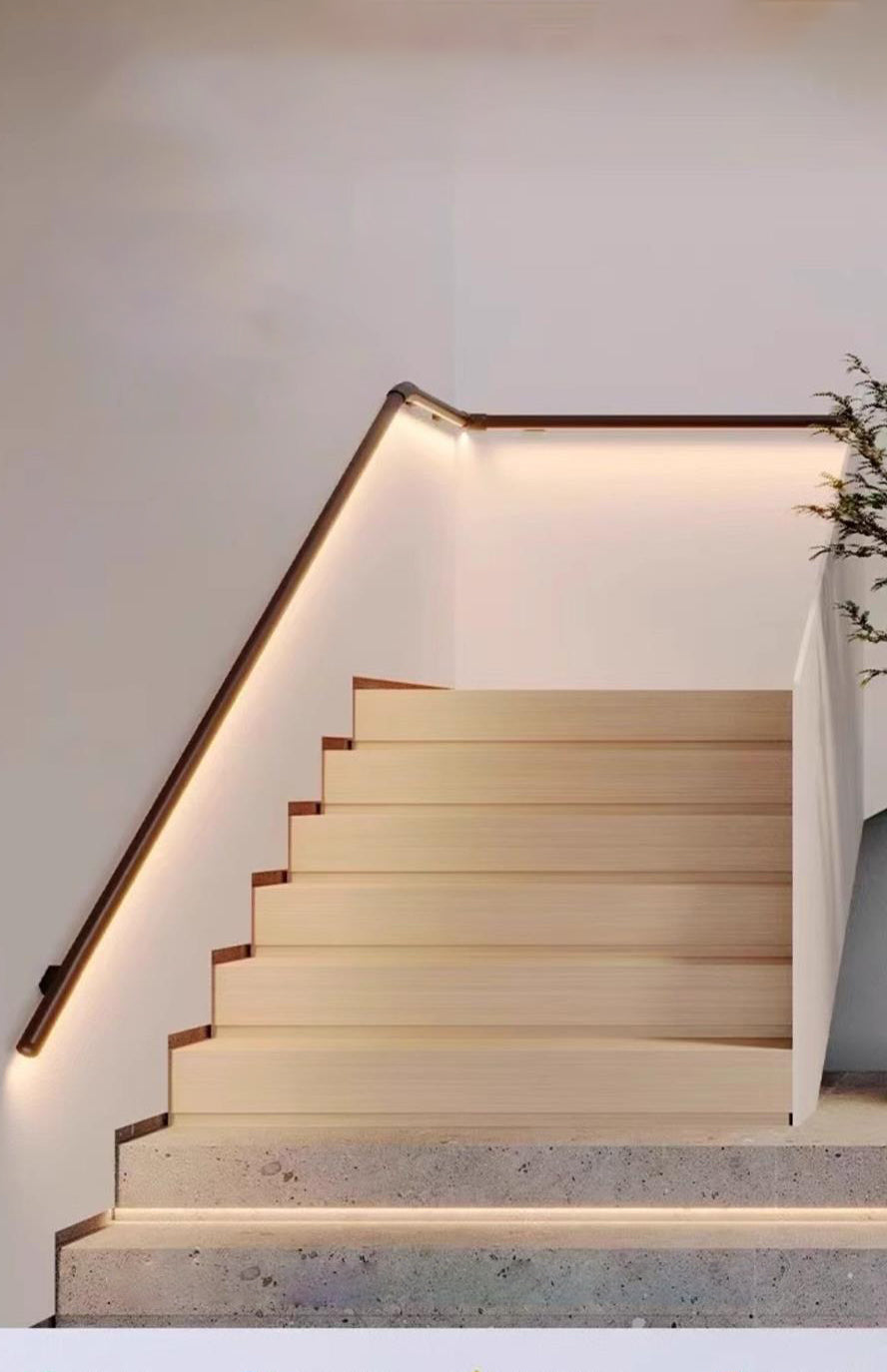 LED Handrail with Flowing Light - Round, Bottom Light